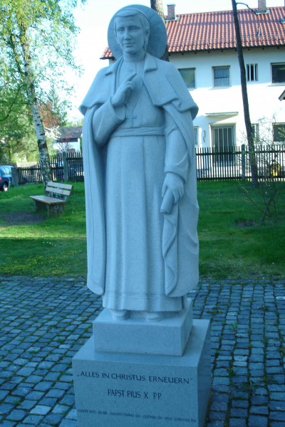 Pius Statue